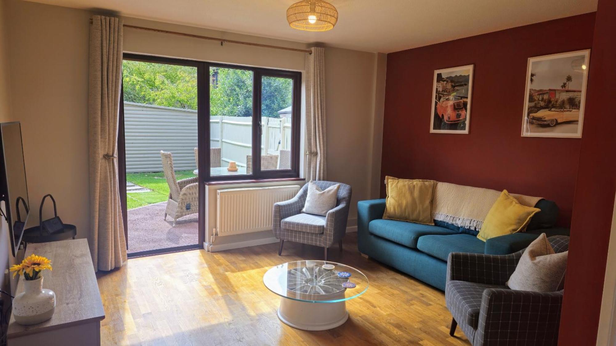 Grassmere - 3 Bed House With Private Garden Хорли Экстерьер фото